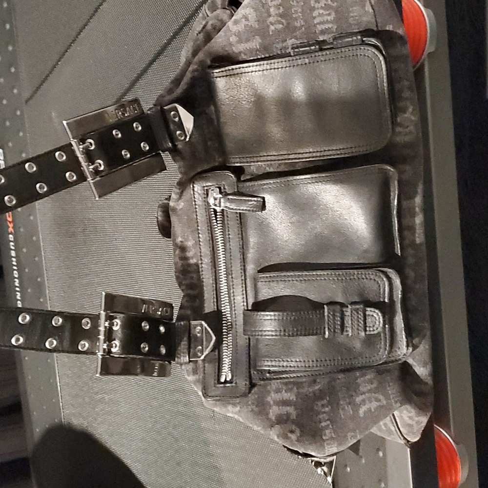 Donatella VERSACE 💯Authentic Handbag  "DV" Collection Grey Fade Silver Hardware - Picture 6 of 10